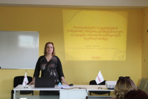 მრგვალი მაგიდა კლინიკაში იავნანა (2021) 1 innoteam - ფარმაცევტული კომპანია ფარმაცევტული კომპანია